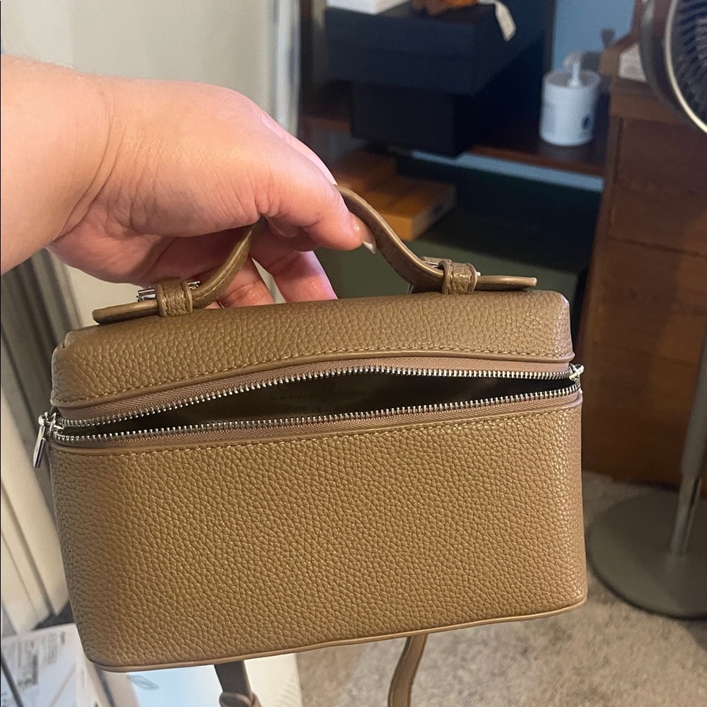 Tan Pebbled vanity  Box Bag brand new